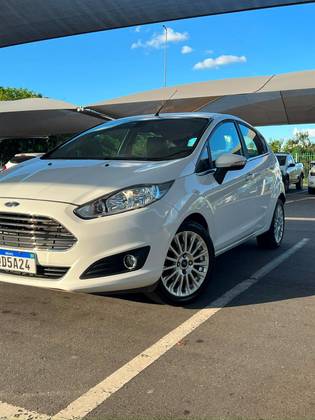 FORD FIESTA 1.6 TITANIUM HATCH 16V FLEX 4P POWERSHIFT FORD FIESTA 1.6 TITANIUM HATCH 16V FLEX 4P POWERSHIFT